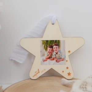 Estrela Ornamento Madeira 12x12 “Natal 2026”