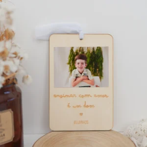 Moldura em madeira 12x18 — Ensinar com amor é um dom